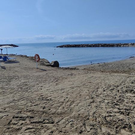 Piano Terra Centrale Vicino Al Mare リーヴァ・リーグレ エクステリア 写真